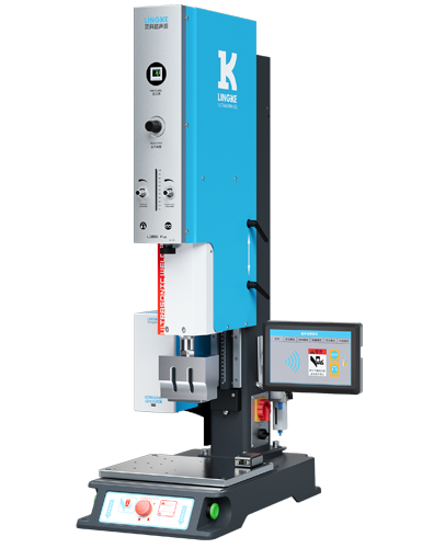 伺服超聲波塑料焊接機(jī) 15kHz-3000/4000W L3000 ServoⅡ 超聲波頻率：15/20kHz        超聲波功率：2000W / 3000W /4000W  焊接模式：8種焊接模式：手動、時間、能量、停振、絕對行程、相對行程、多行程、Xn模式  特點(diǎn)：互聯(lián)網(wǎng)遠(yuǎn)程運(yùn)維；底模焊接件偵測；超大人機(jī)交互界面；精密多段行程控制；精密多段速度控制；精密多段壓力控制；無縫對接MES系統(tǒng)；智能振幅分階；焊接數(shù)據(jù)存儲導(dǎo)入導(dǎo)出；支持分屏監(jiān)視；詳細(xì)運(yùn)行狀態(tài)監(jiān)視